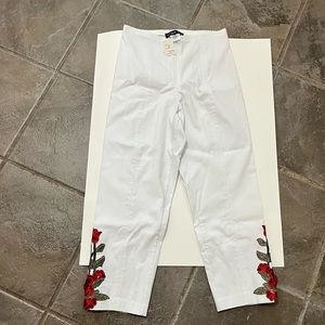 Nicole Max white Capri